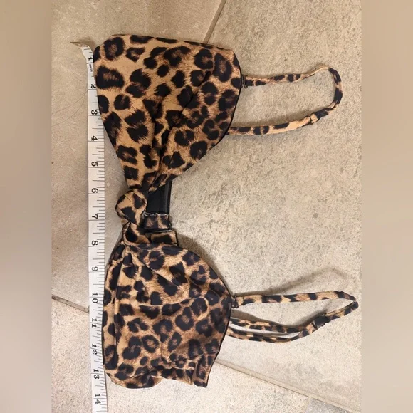 Good Americ Leopard Print twist Bikini Top size medium (top only) - Picture 3 of 3